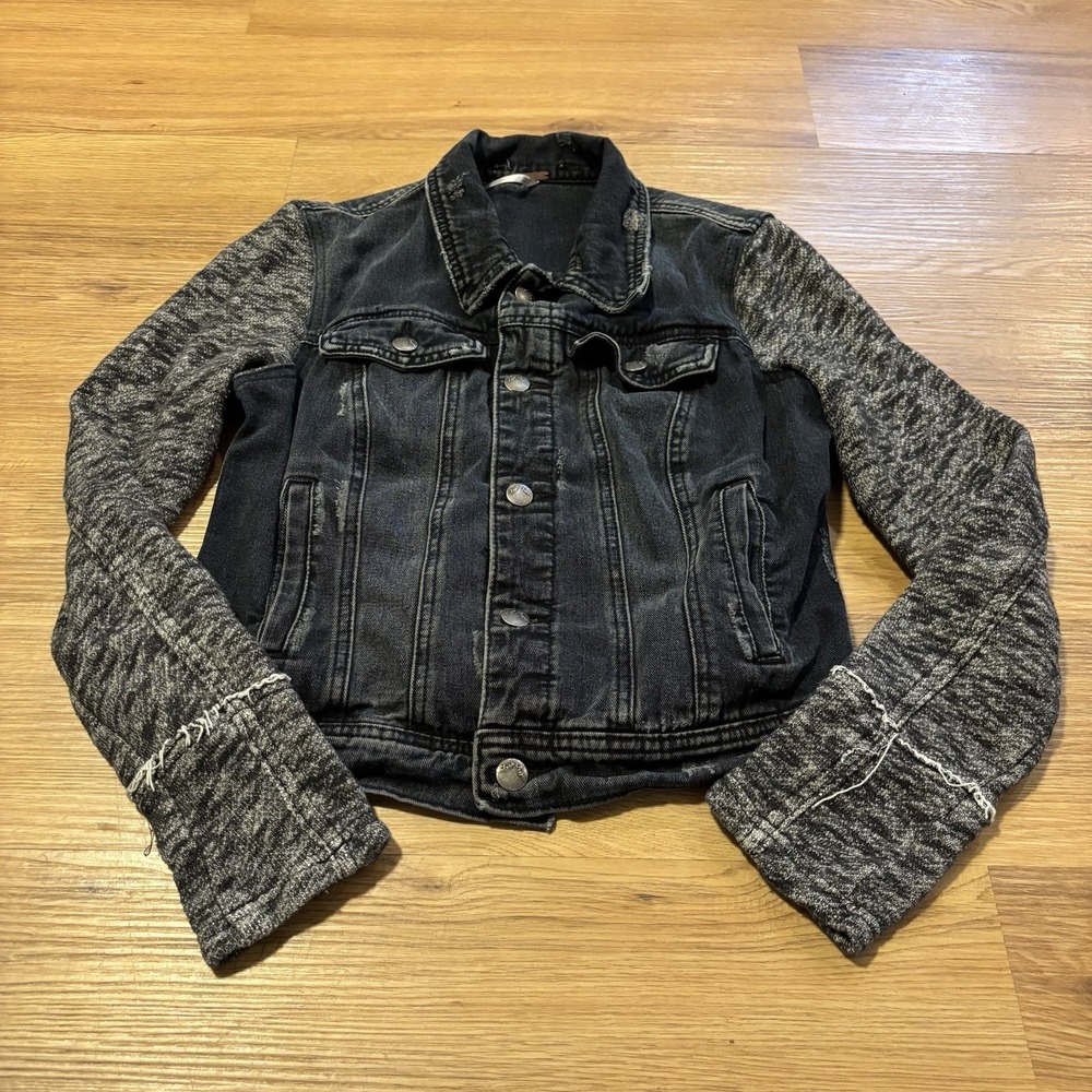 Free People Layered Knit Denim Jacket Womens Small Washed Dark Black/Grey Sleeve